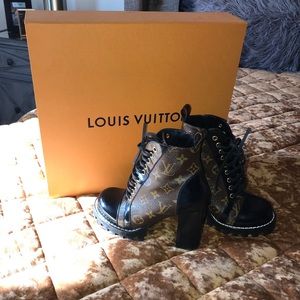 ⭐️⭐️⭐️Star Trail Ankle LV Boot⭐️⭐️⭐️100%Auth